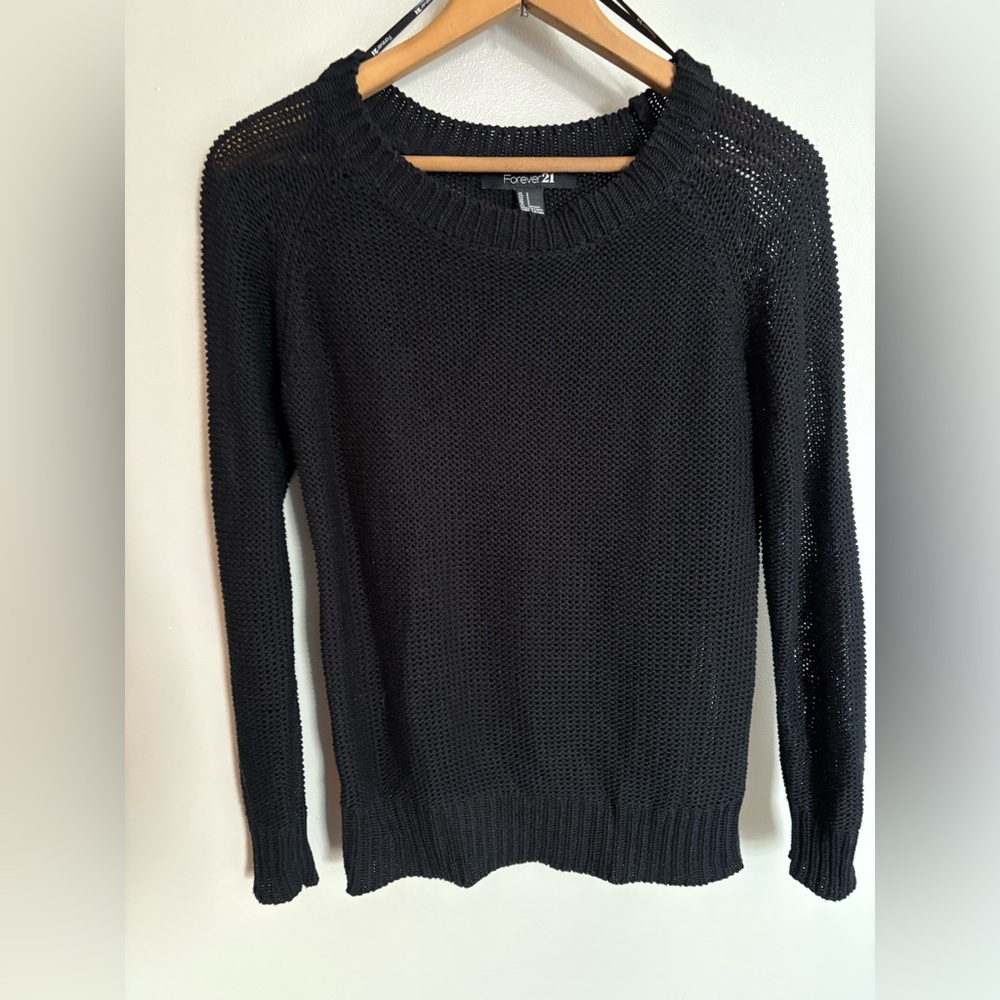 Forever 21 Sweater
Round Neck Knit Sweater